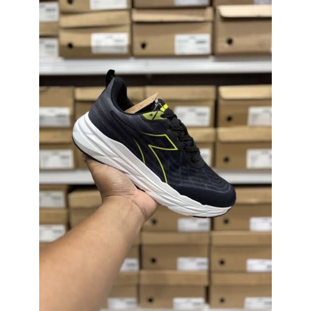 DIADORA MAMANTE SEPATU ORIGINAL DIADORA HANAMI DIADORA MURAH SEPATU OLAHRAGA DIADORA SEPATU RUNNING 