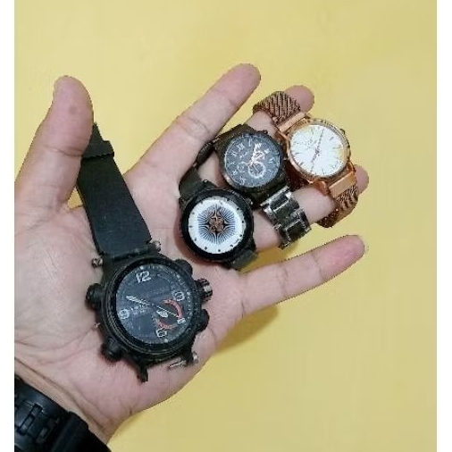 Jam tangan cewek dan cowok second collection (kondisi mati/gambling)