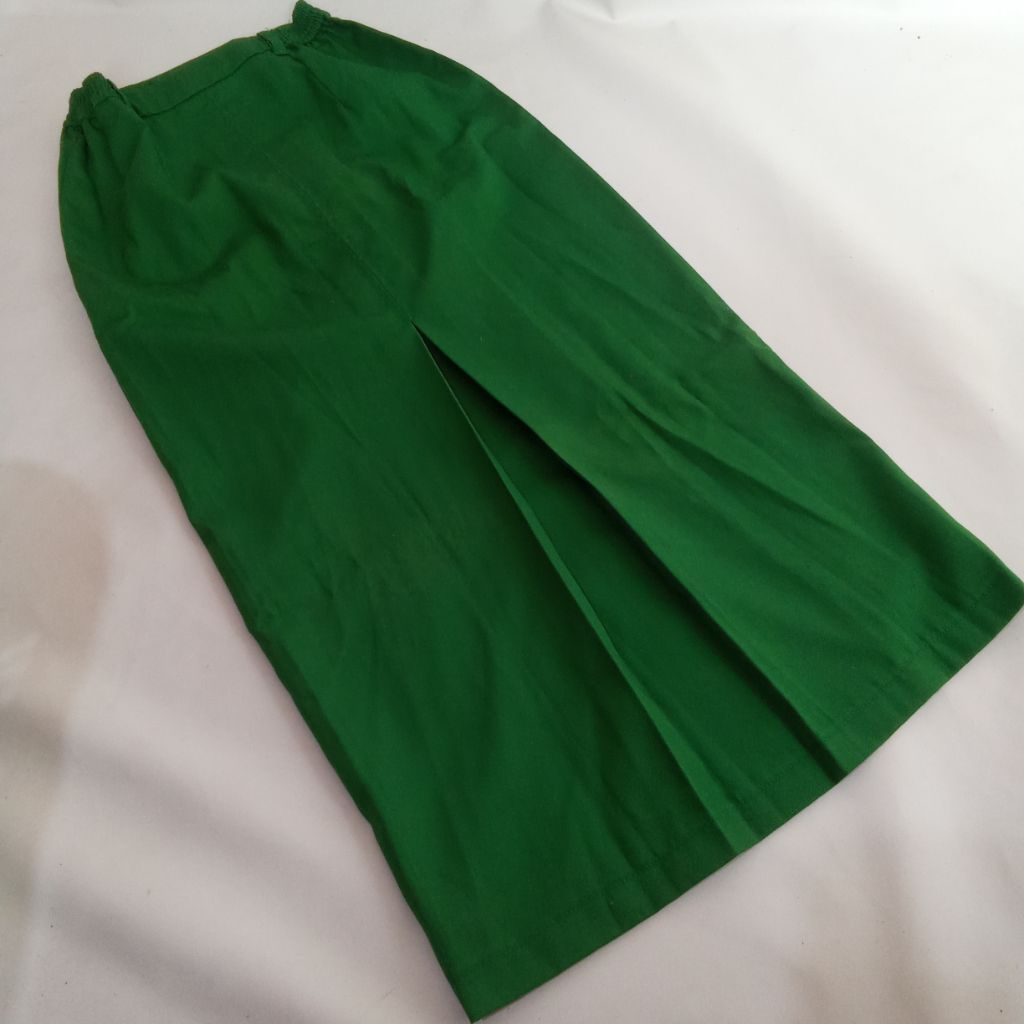 

SALE SERAGAM SEKOLAH LENGKAP - CELANA ROK BAJU SD SMP SMA JUMBO - HARGA DI BAWAH PASARAN!