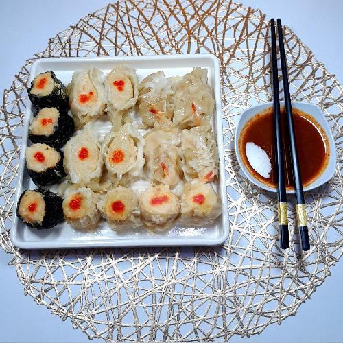 

Dimsum DJ Isi 25 Biji - Siomay Ayam & Udang Beku Premium + Bonus Chili Oil 50ml