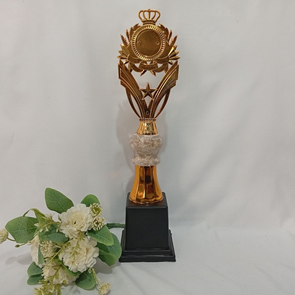 PIALA JUARA KELAS PIALA KEJUARAAN LOMBA