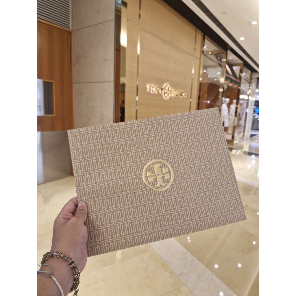 

Paper Bag Torry Burch ori size Medium