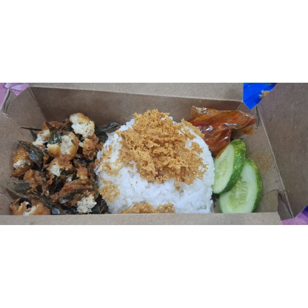 

NASI AYAM GORENG KARI VEGETARIAN
