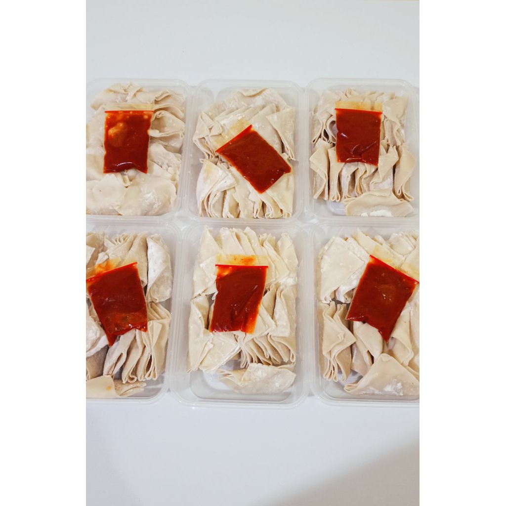 

Pangsit goreng isi ayam suwir Frozen isi 15 plus saus