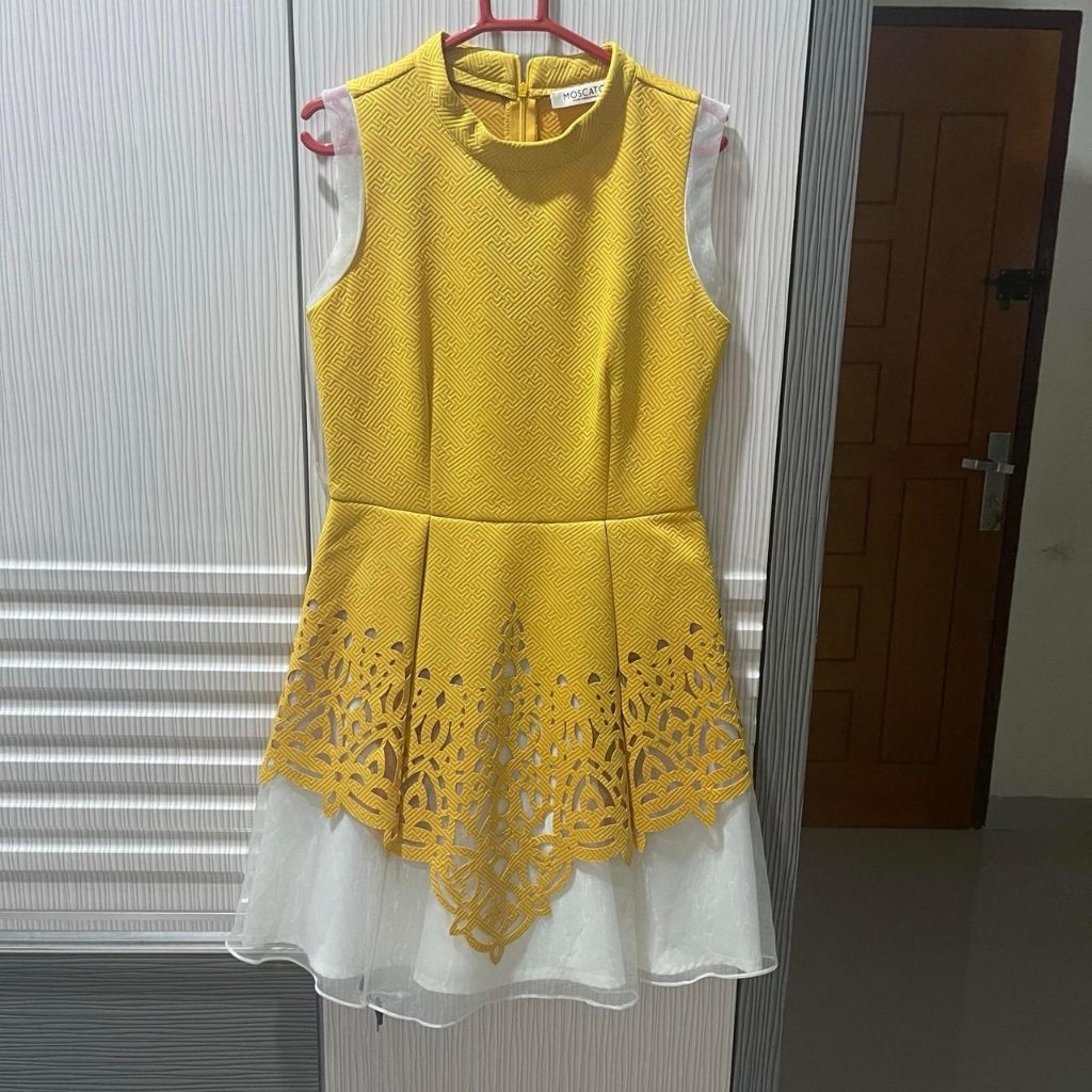 dress kuning moscato