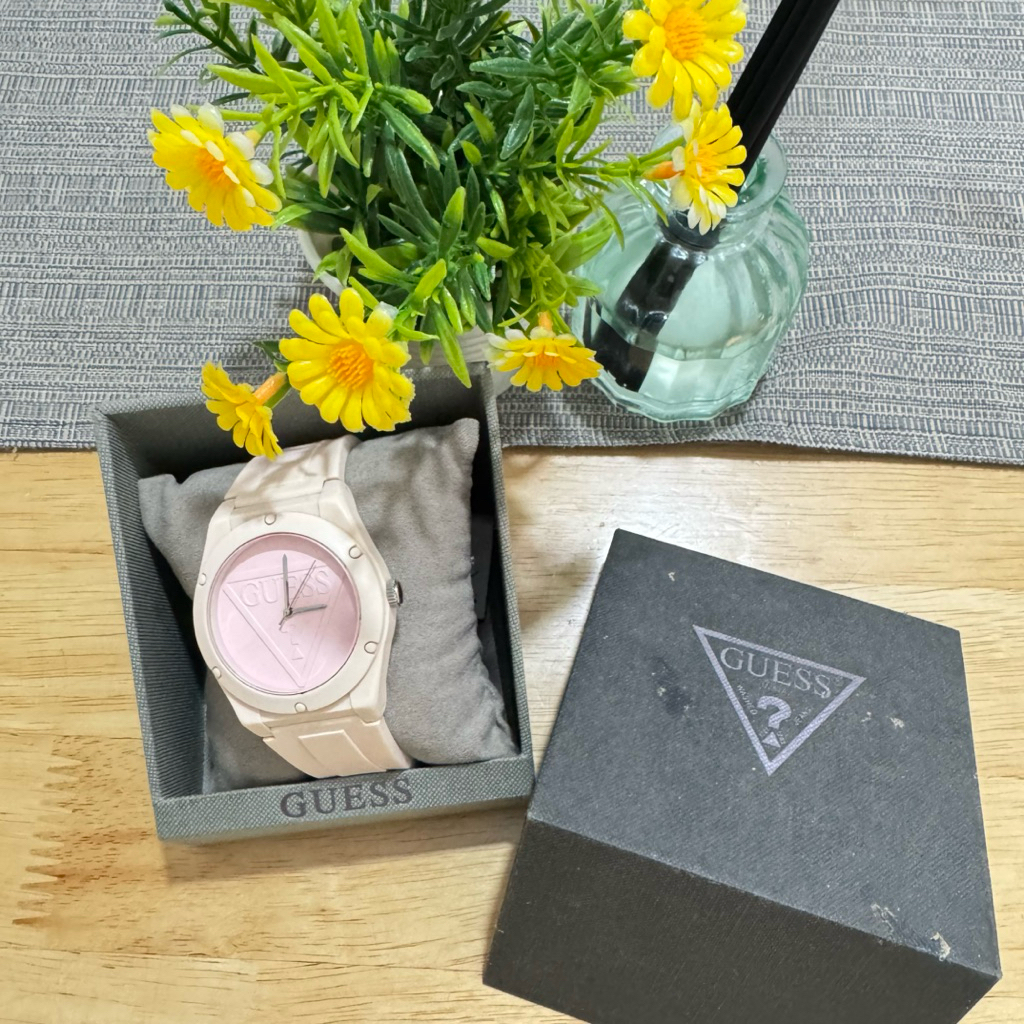 Jam Tangan Merek Guess