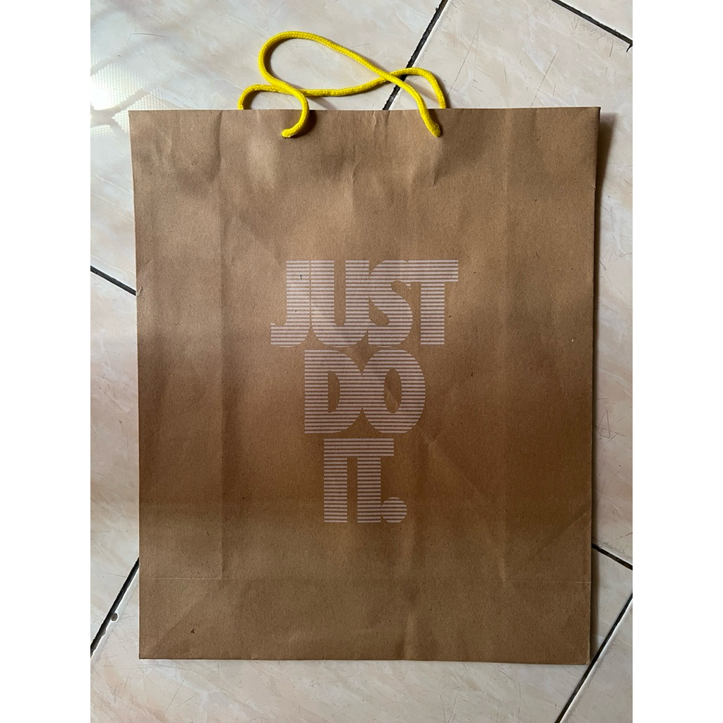 

Paper Bag Nike 40x14.5x48