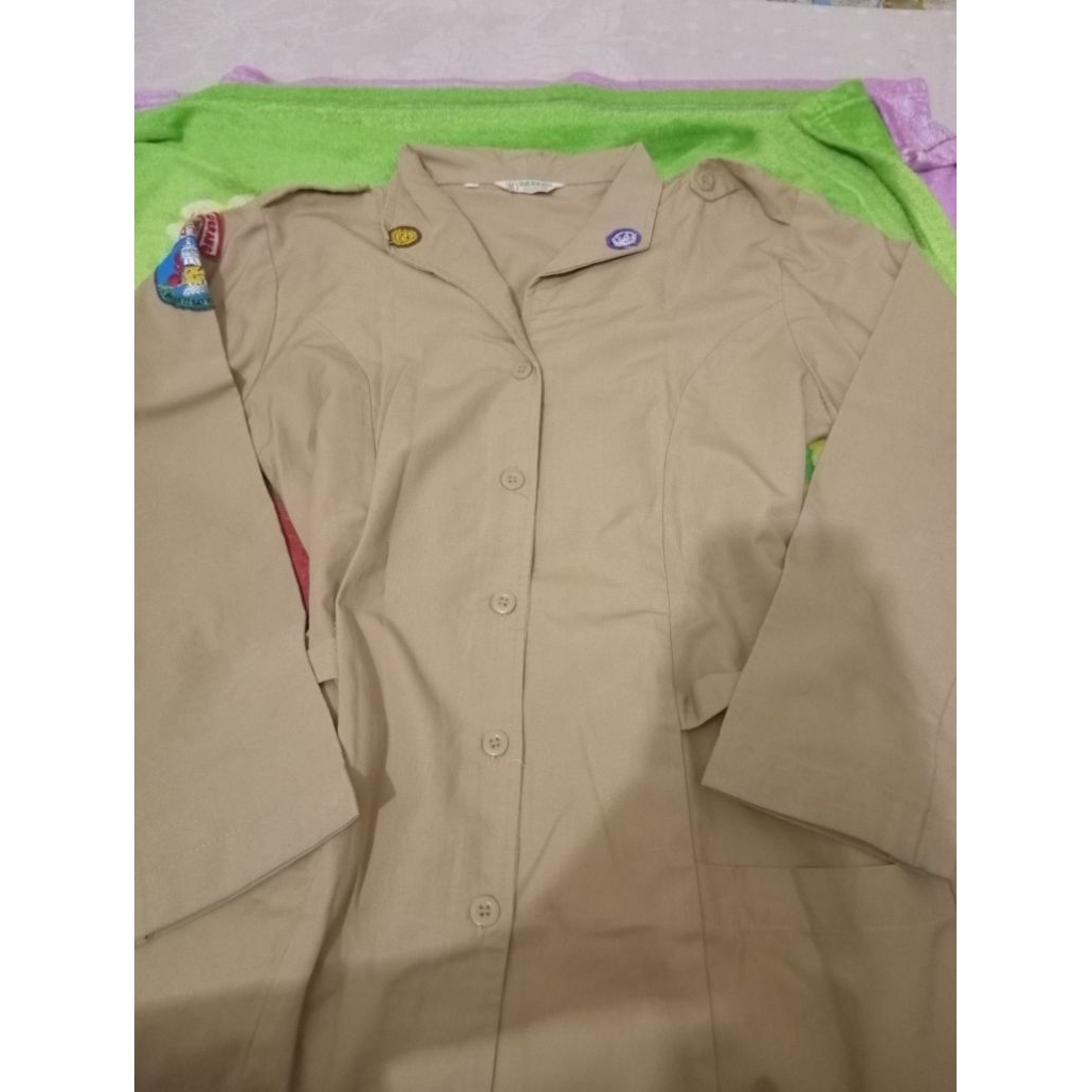 baju sekolah preloved perempuan