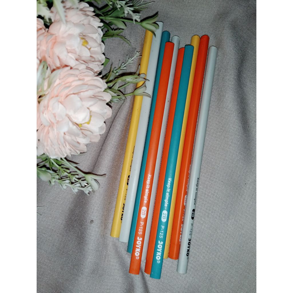 

Pensil Joyko 2B warna-warni