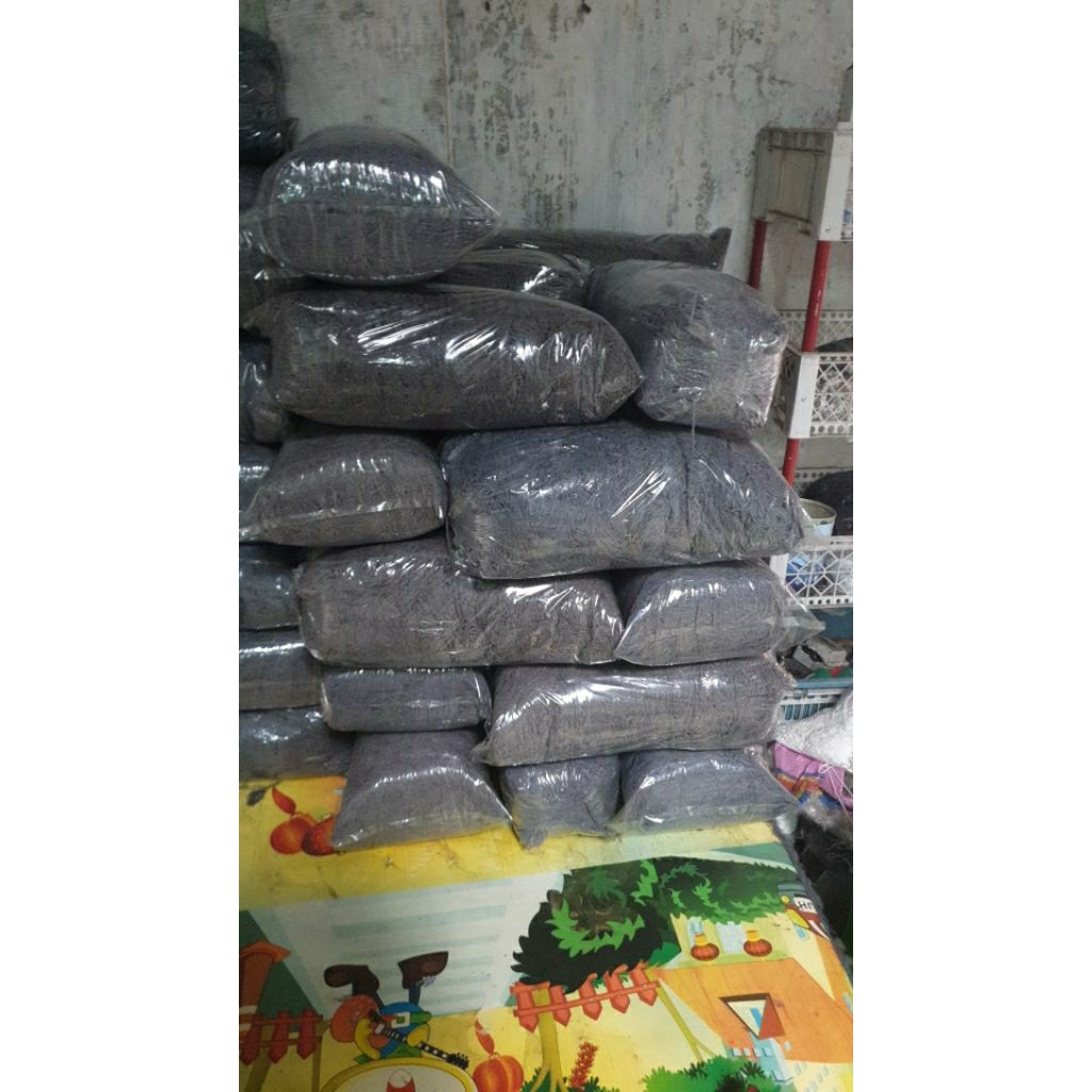 

tali kur abu2 ukuran 3mm 2kg/bungkus