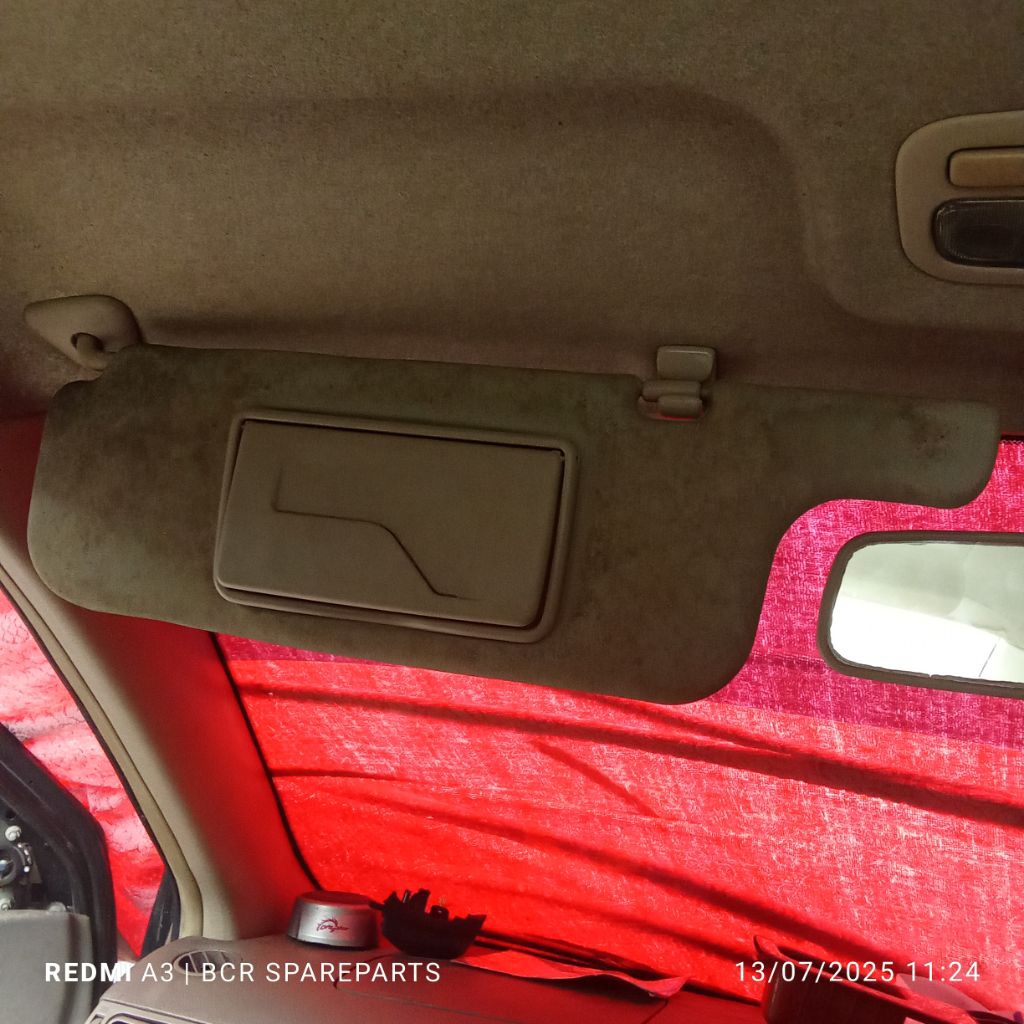 Sunvisor Toyota Altis 2004 kiri