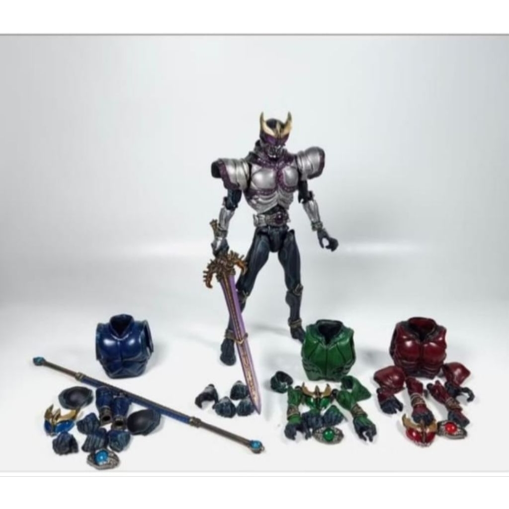 SIC kamen rider Kuuga ,dragon,pegasus ,titan form bandai rare koleksi