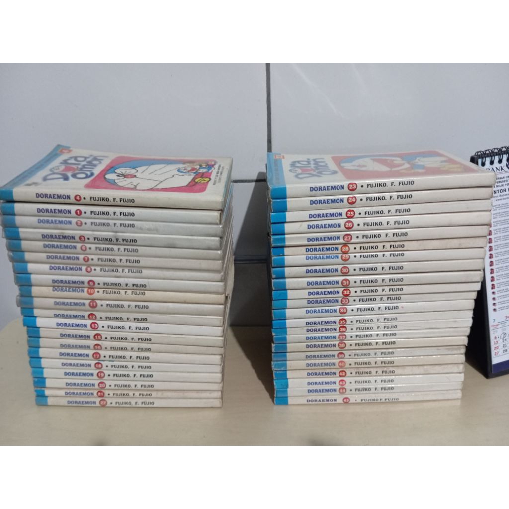 Buku Komik Doraemon vol. 1-45 tamat kurang vol. 5&41.