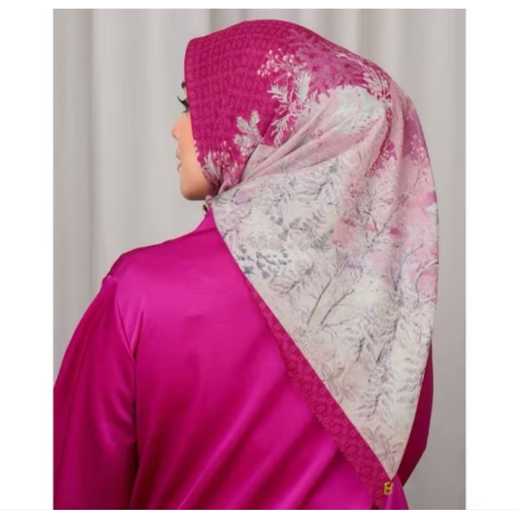 Buttonscarves Holiday Series