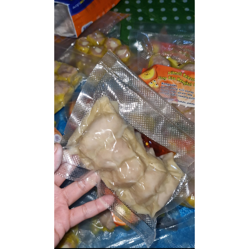 

Dimsum Gyoza yang didalamnya terdapat udang yang rasanya gurih