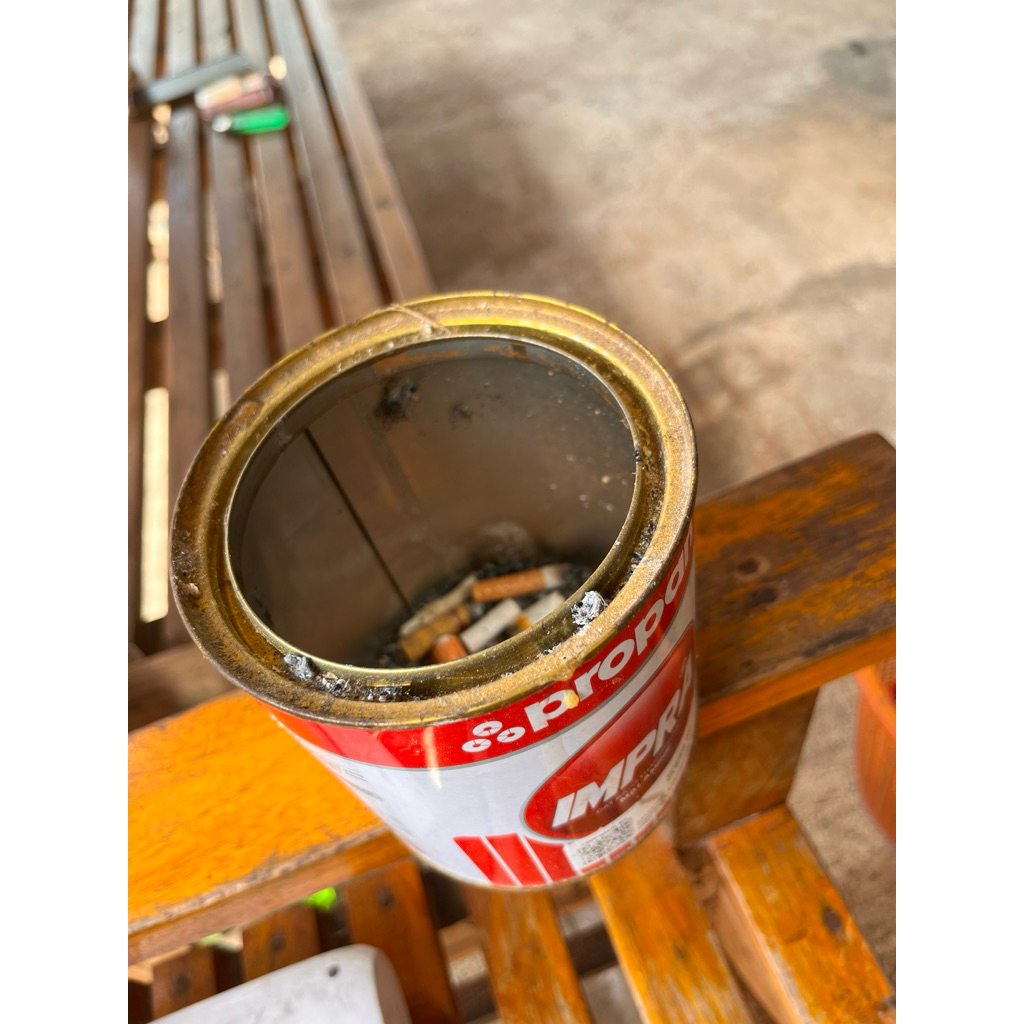 asbak bekas kaleng cat