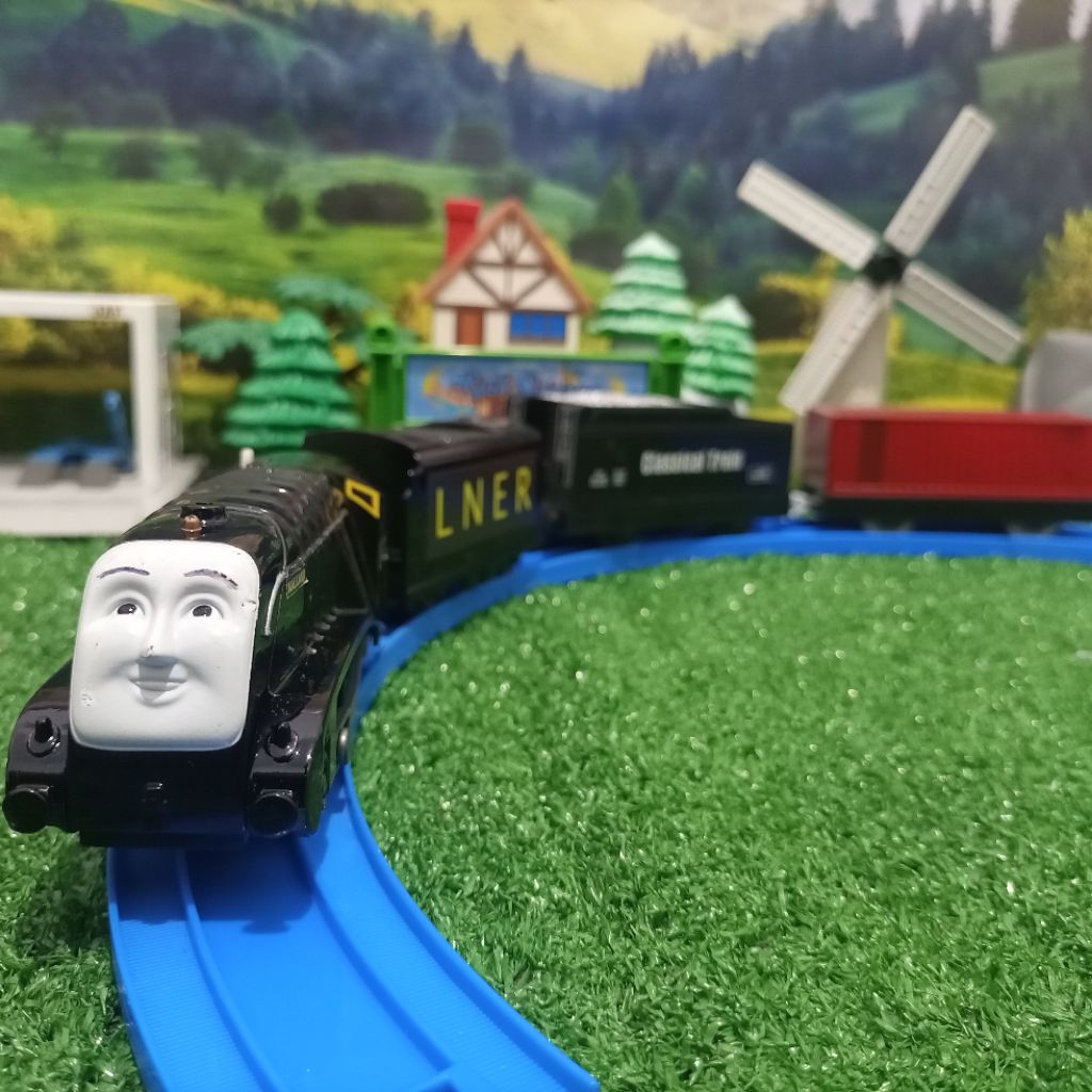 Takara Tomy - Plarail Thomas & Friends Black Mallard / Spencer Custom
