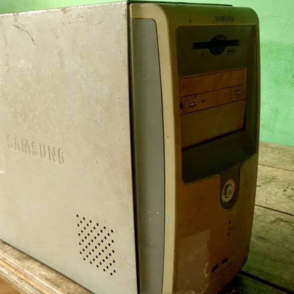 Casing komputer Jadul