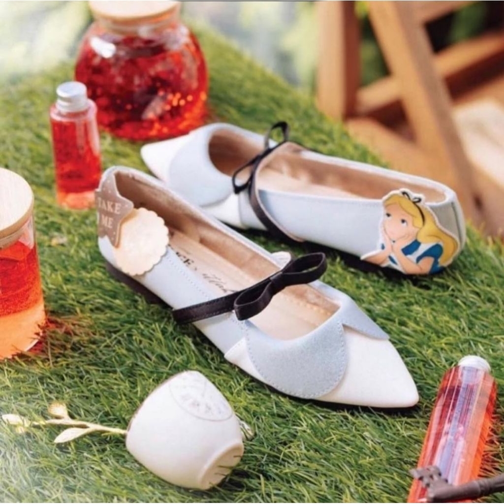 Ittaherl Alice in Wonderland - Alice Maxi Pointy Sky Size 35