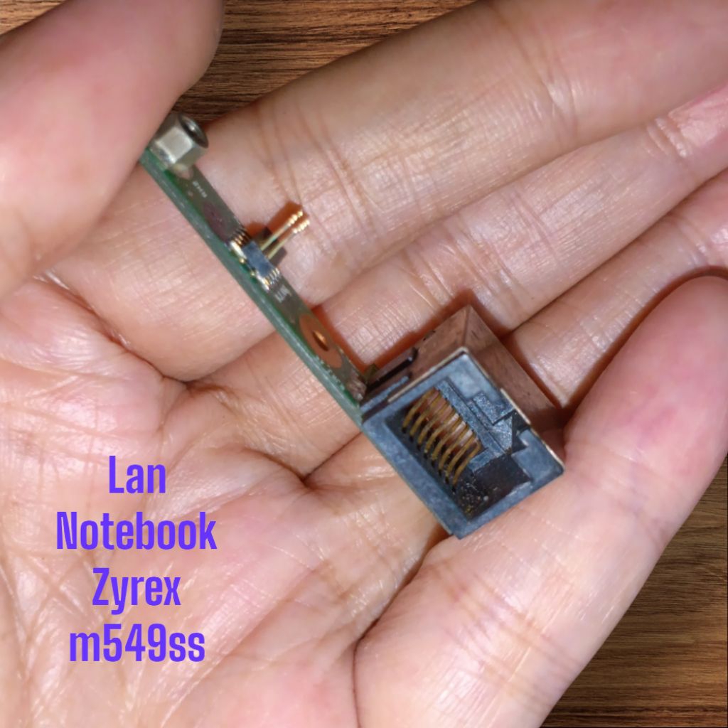 port land netbook Zyrex m549ss