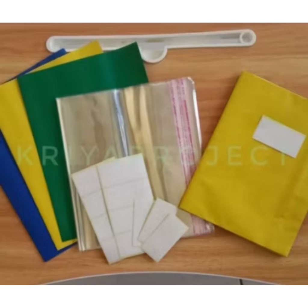 

BUKU DAN SAMPUL - BUKU TULIS - HALUS - KOTAK ECERAN