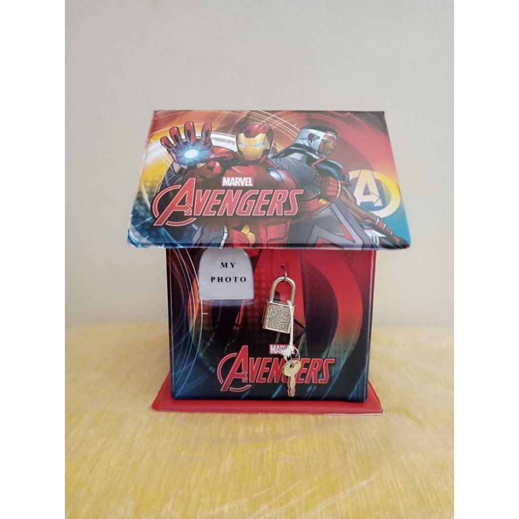 Celengan Rumah Gembok Besar