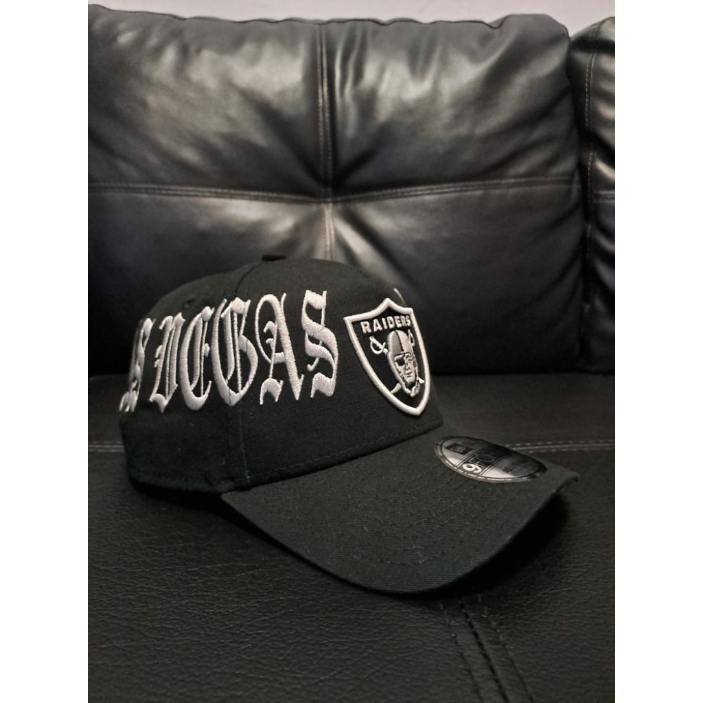 Topi New Era Raiders Script black