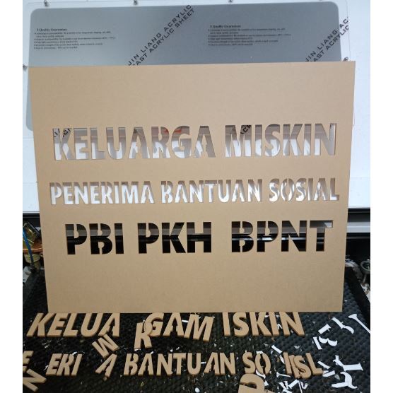 

cetakan mall (Stensil) untuk pylox, cat (custom) bahan akrilik