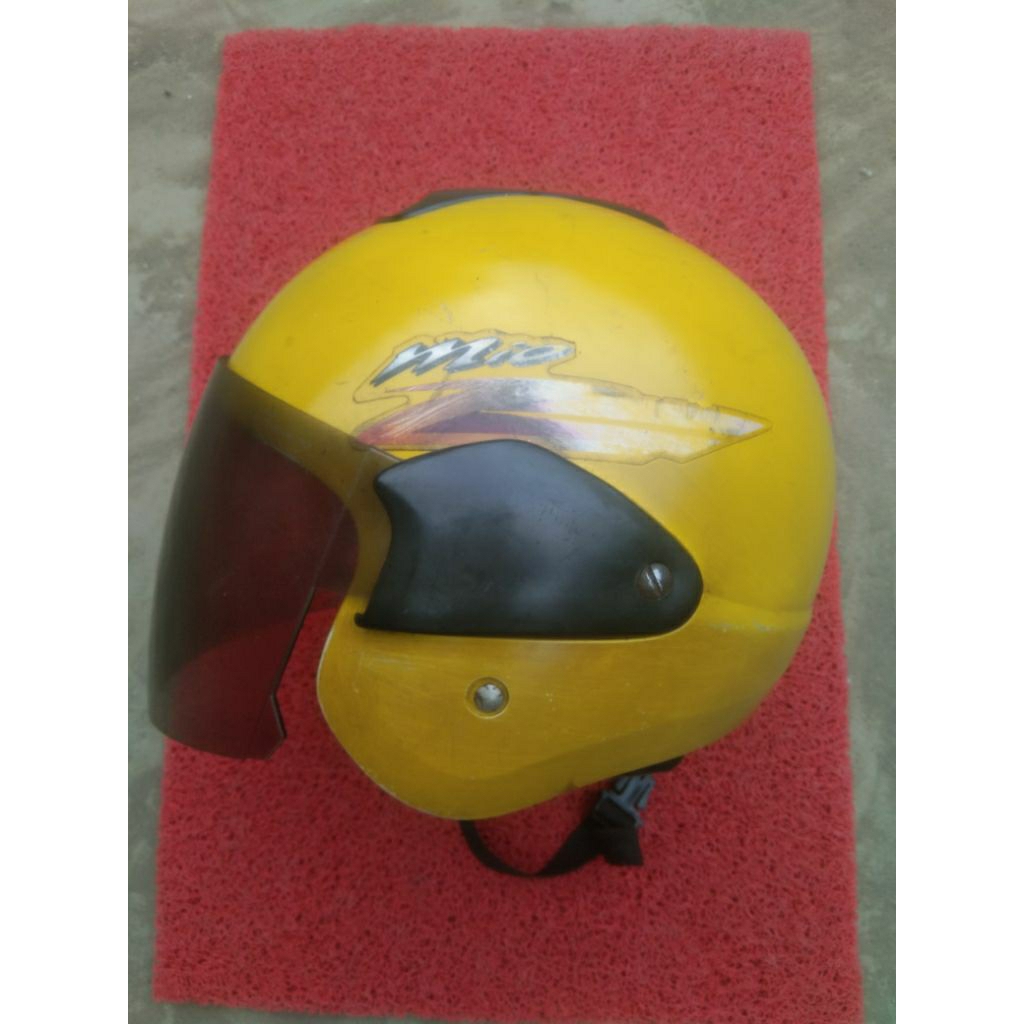 helm yamaha mio kuning bekas lawas sesuai foto ready