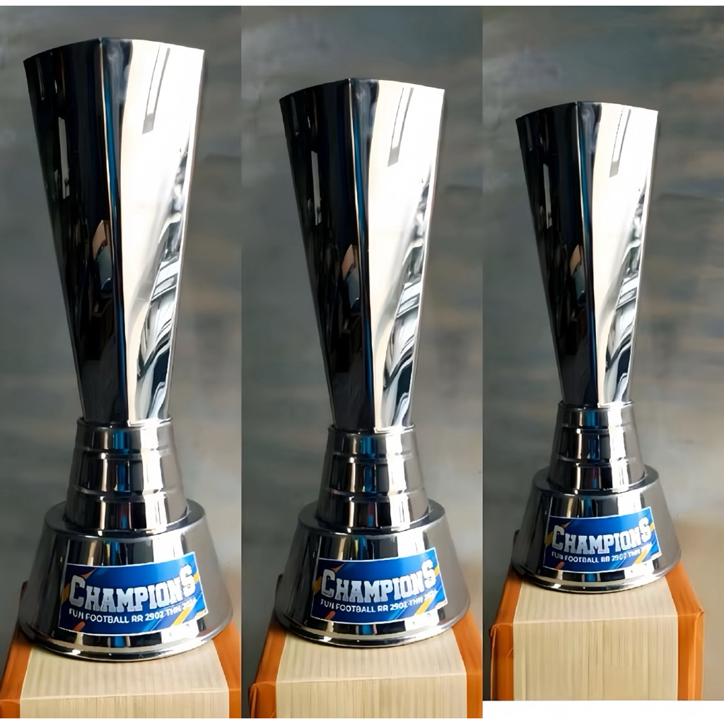 Piala Sepak bola Piala Bulu Tangkis Piala Voli Piala Tenis / piala trophy