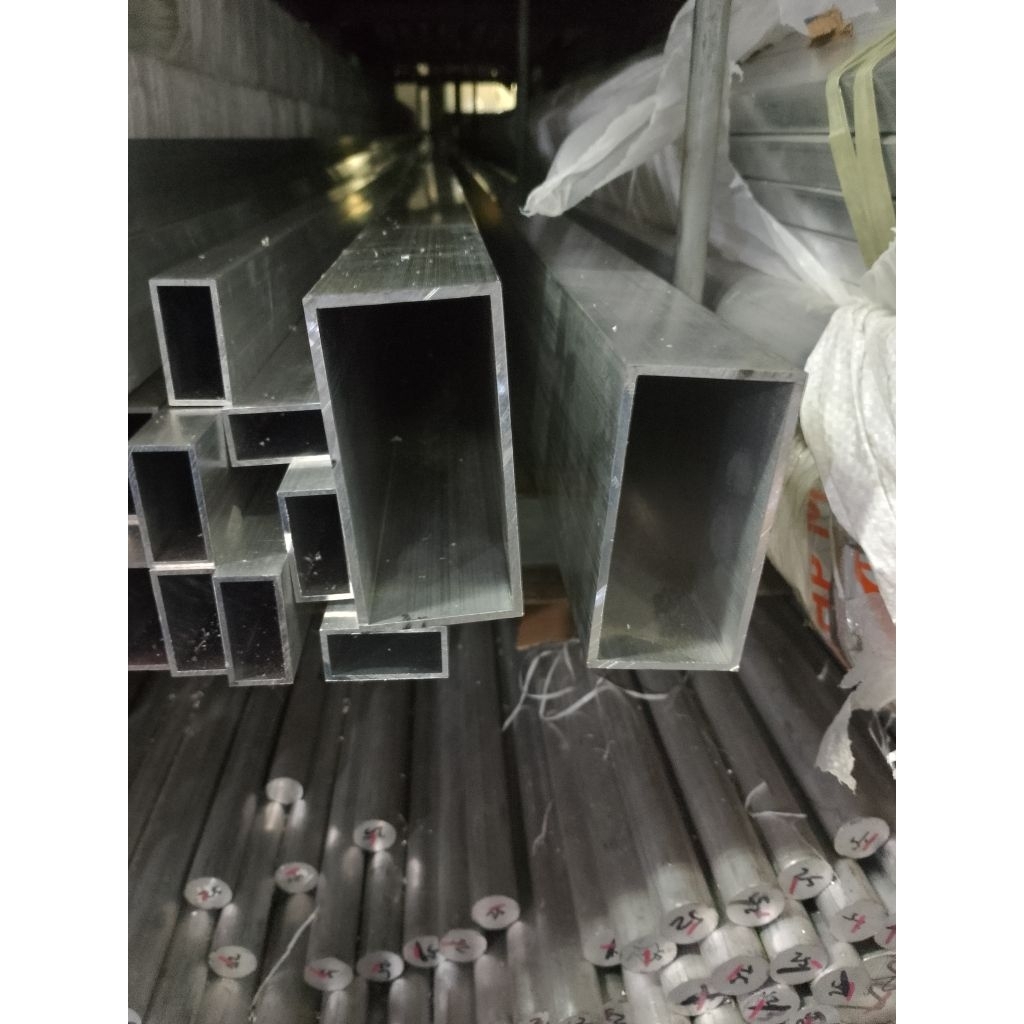 Hollow alumunium 50mm x 100mm x 3mm x 1meter