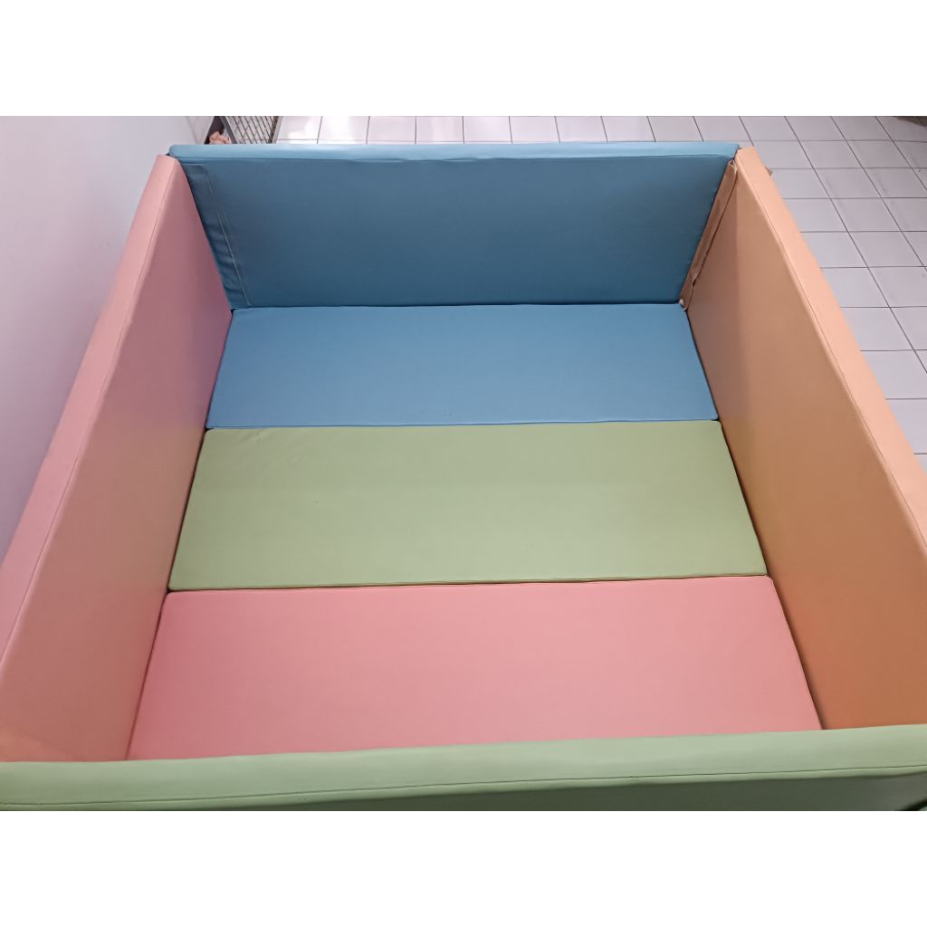 Playmate / Playgate / Safegate preloved