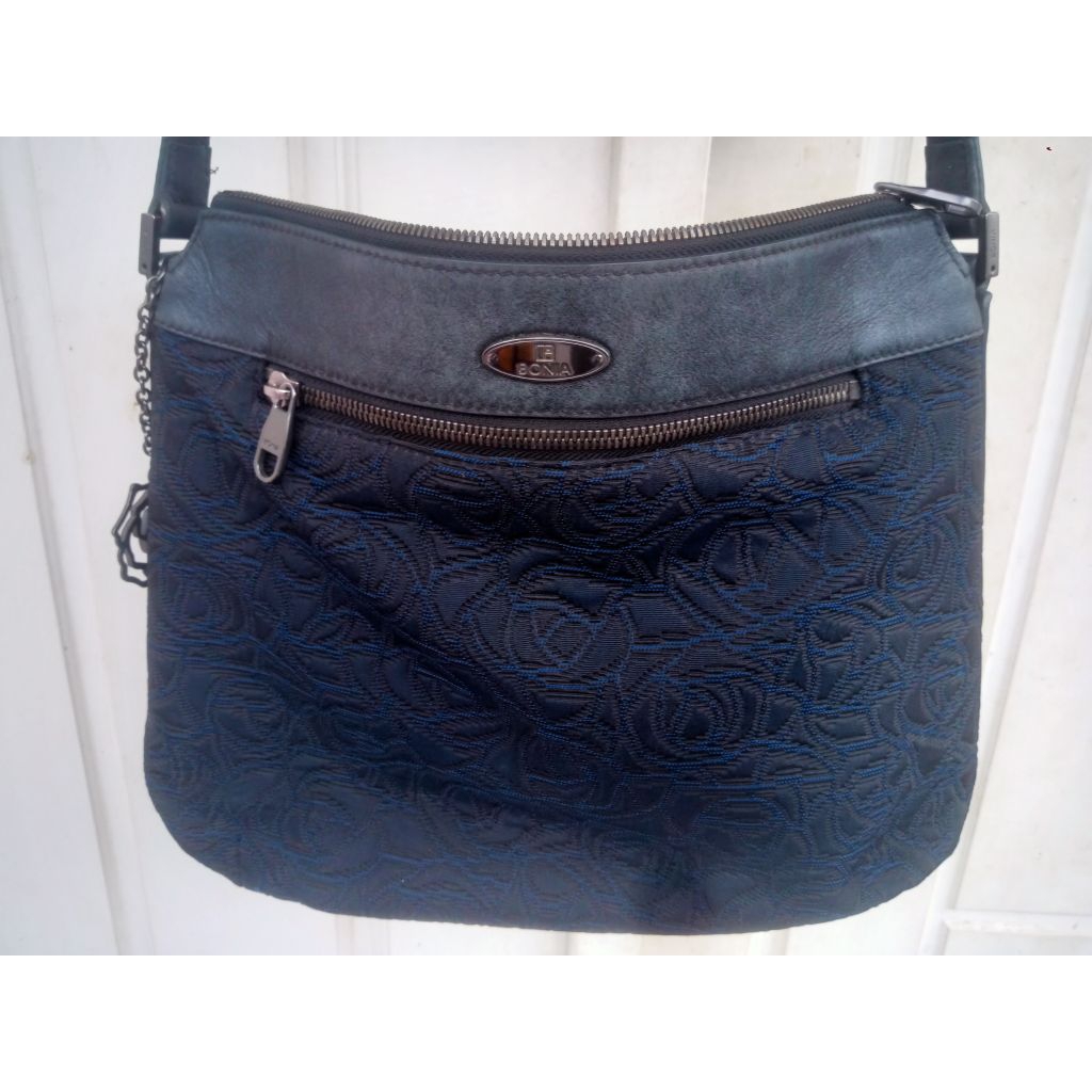 tas sling bag / selempang Bonia wanita