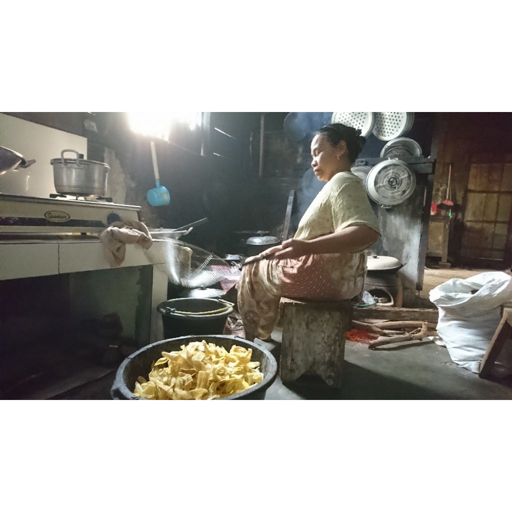 

Ceriping/Keripik Pisang 200gr mateng made bay UMKM Simbok Tun Desa Wadas Kec Plantungan Kab Kendal Jateng