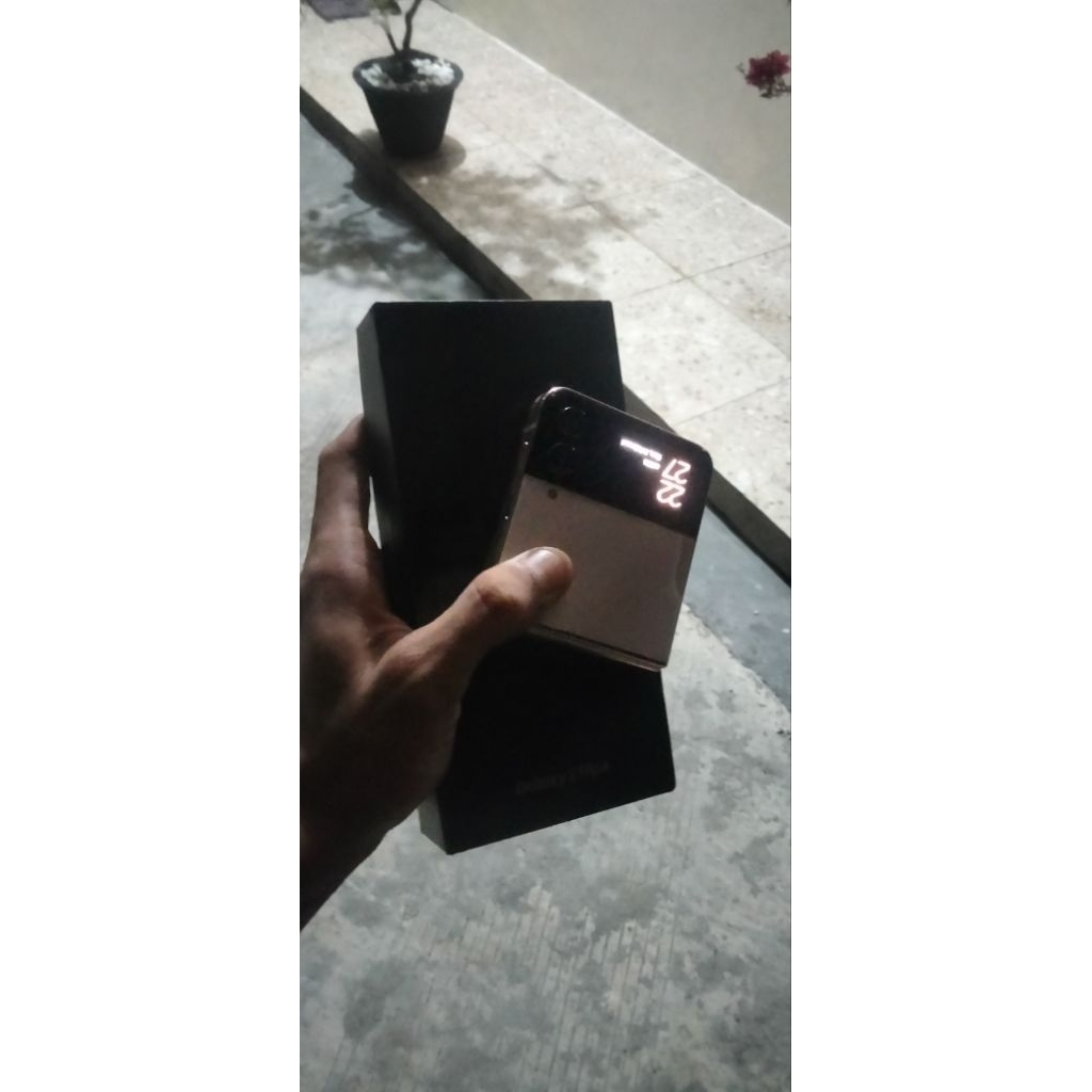 Samsung Z Flip 4 minus LCD