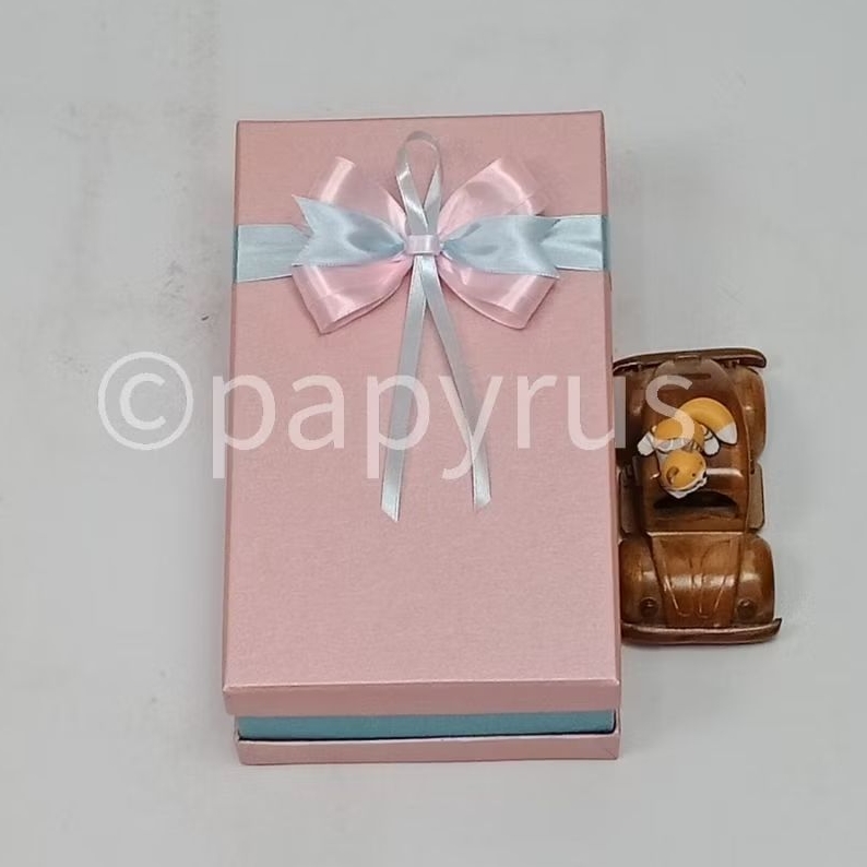 

PAPYRUS Sandwich 15x25 Tinggi 8cm Kotak Kado Gift Box V1