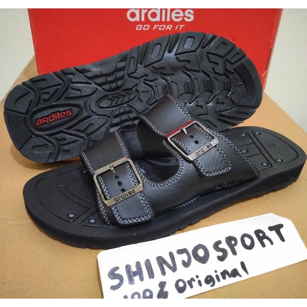 SANDAL PRIA ARDILES KULIT SINTETIS MODEL GESPER ORIGINAL BEST SELLER TAMPILAN MEWAH SOL KARET KESET