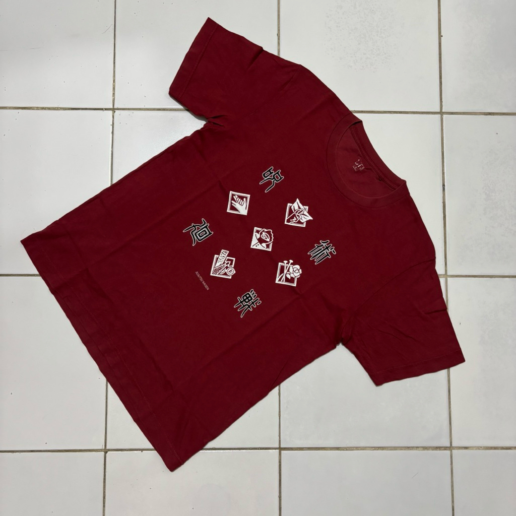 Tshirt Uniqlo Jujutsu Kaisen