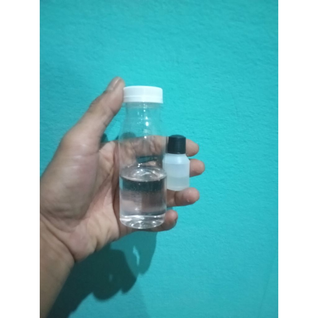 

Resin bening 60 gram dan 5 gram katalis