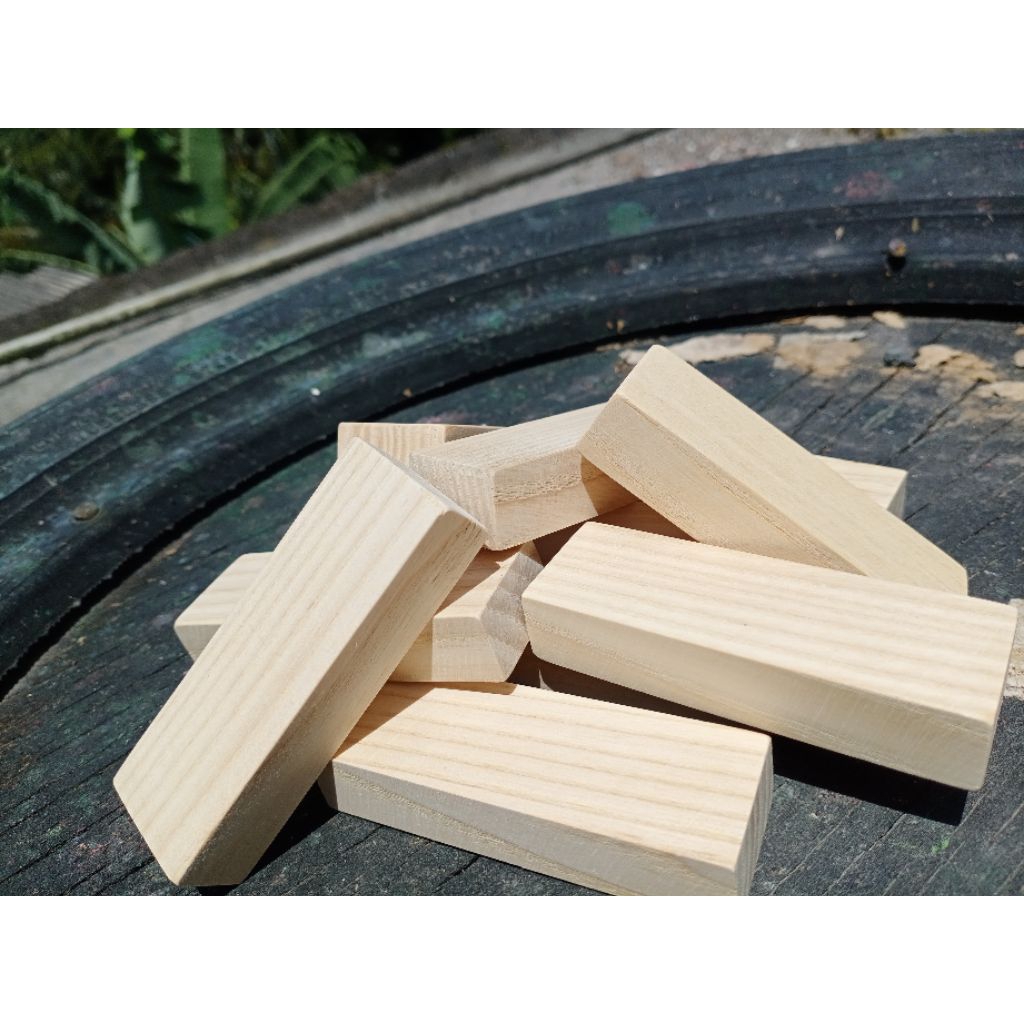 Balok Kayu Akasia ukuran 2.5 x 1.5 x 7.5 cm