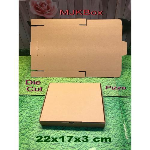 

kardus baru dan Polos (Tanpa Sablon). Ukuran (PxLxT ) 21 x 13 x 5 cm ukuran untuk packing kue donut 12 pcs model kardus Pizza , hemat lakban dan kelihatan lebih keren Warna bahan : Coklat. Tipe kardus : Single Wall. Tipe bahan : E Flute Bara