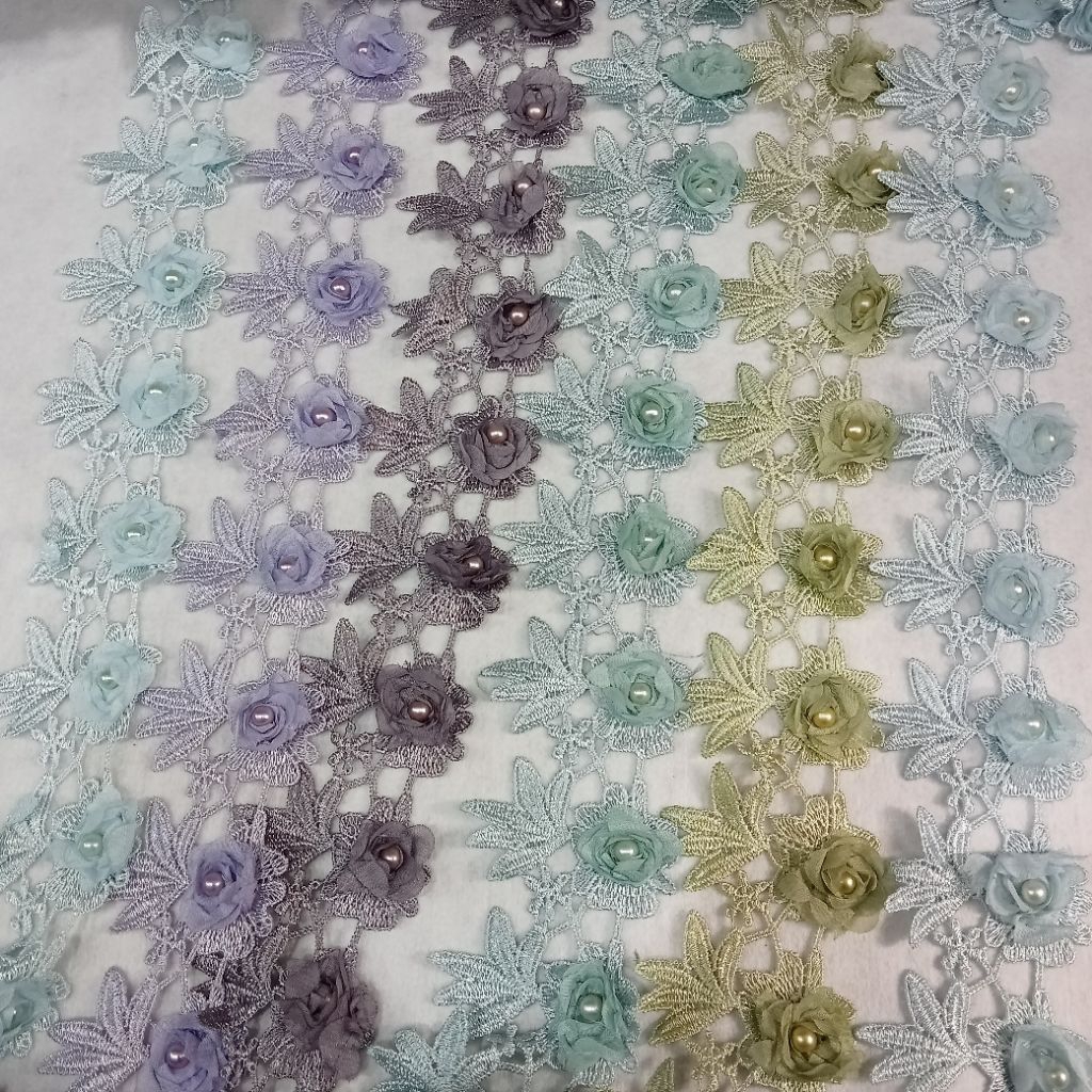 RENDA MOTIF BUNGA 3D IMPORT(HARGA PERMETER)