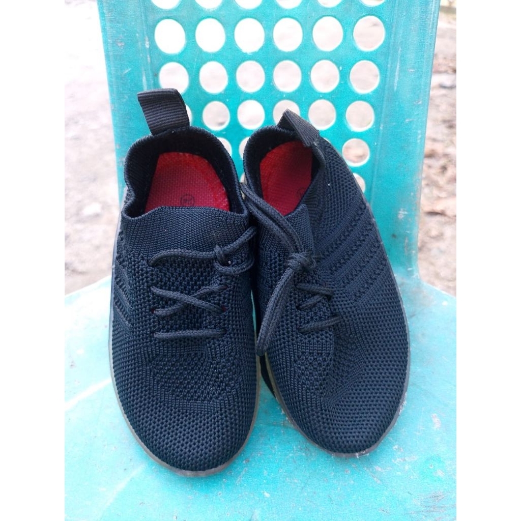 Preloved Sepatu Anak Rajut YUCATAN