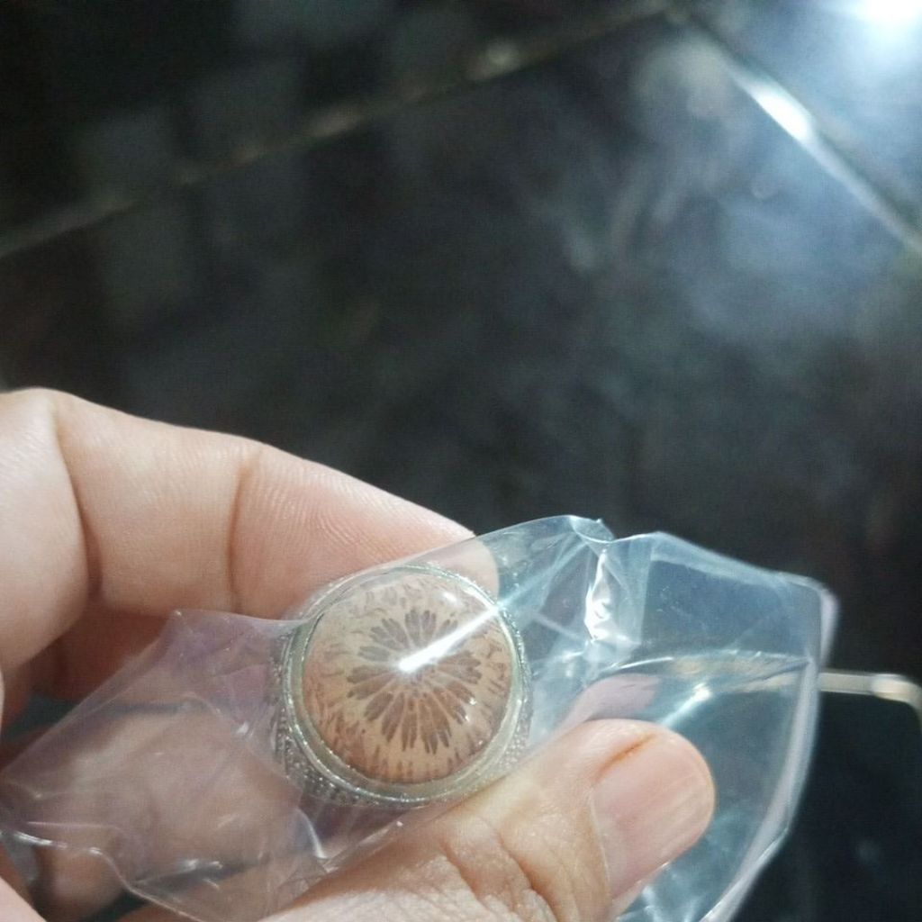 cincin teratai tunggal