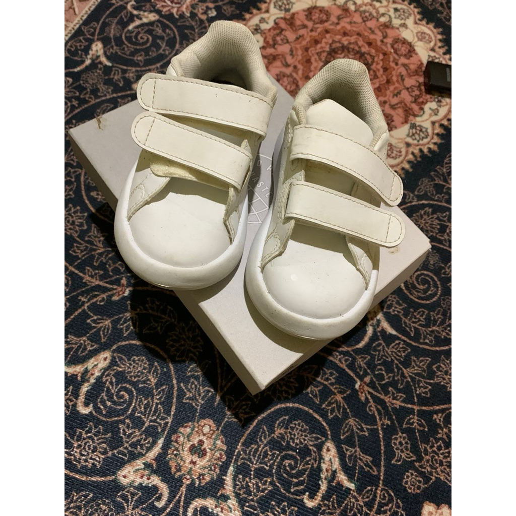 Sepatu anak Second