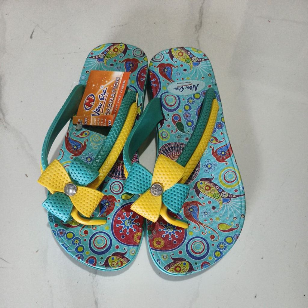 Sandal japit anak perempuan new era