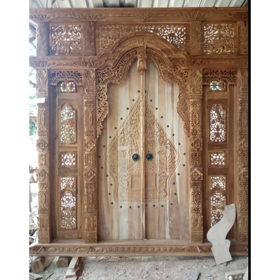 pintu rumah model gebyok motif ukiran wayang ukuran lebar 2,5 meter