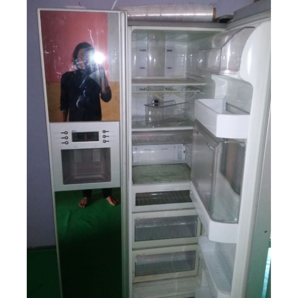 JASA PERBAIKI KULKAS,/ SERVICE KULKAS ., SEMUA MERK DAN TIPE