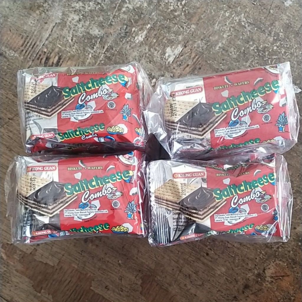 

saltcheese combo biskuit+wafer 17 gram 1 pak isi 10 pcs