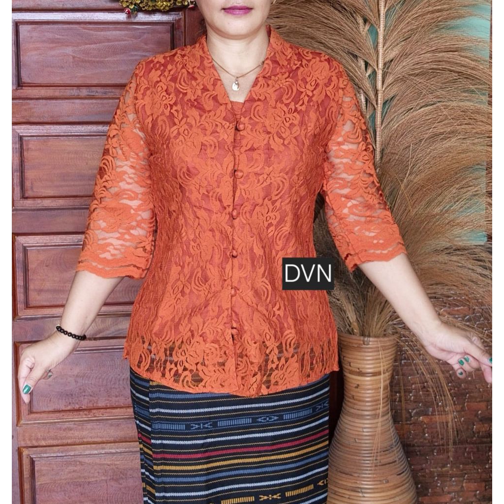 atasan brokat kancing depan, pakai kancing bungkus